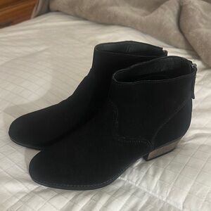 NWOT Skechers Womens Lasso Caravel Short Zip on Ankle Boot Black size 10